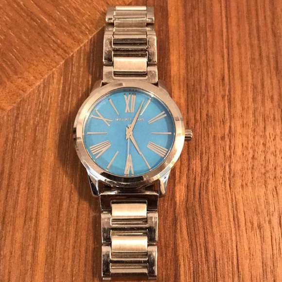 Michael Kors (MK-3519) Turquoise 38mm Women’s Watch - Smoke & Pet Free - Picture 4 of 9